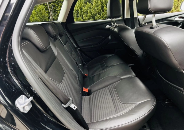 Ford Focus cena 35900 przebieg: 104000, rok produkcji 2015 z Radzymin małe 781